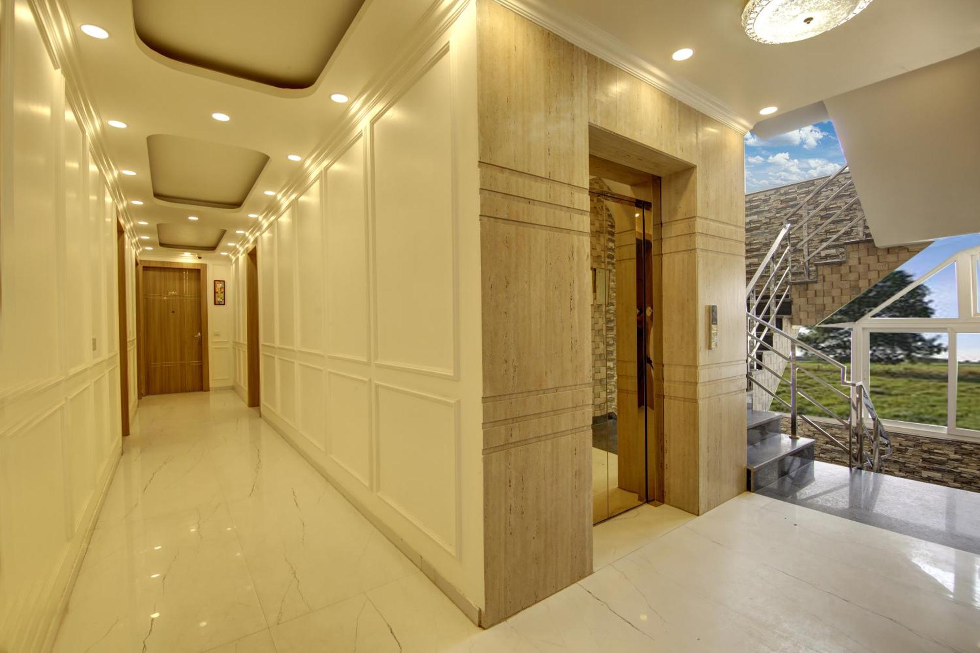 Anandam Club House Aparthotel Gurgaon Exteriör bild