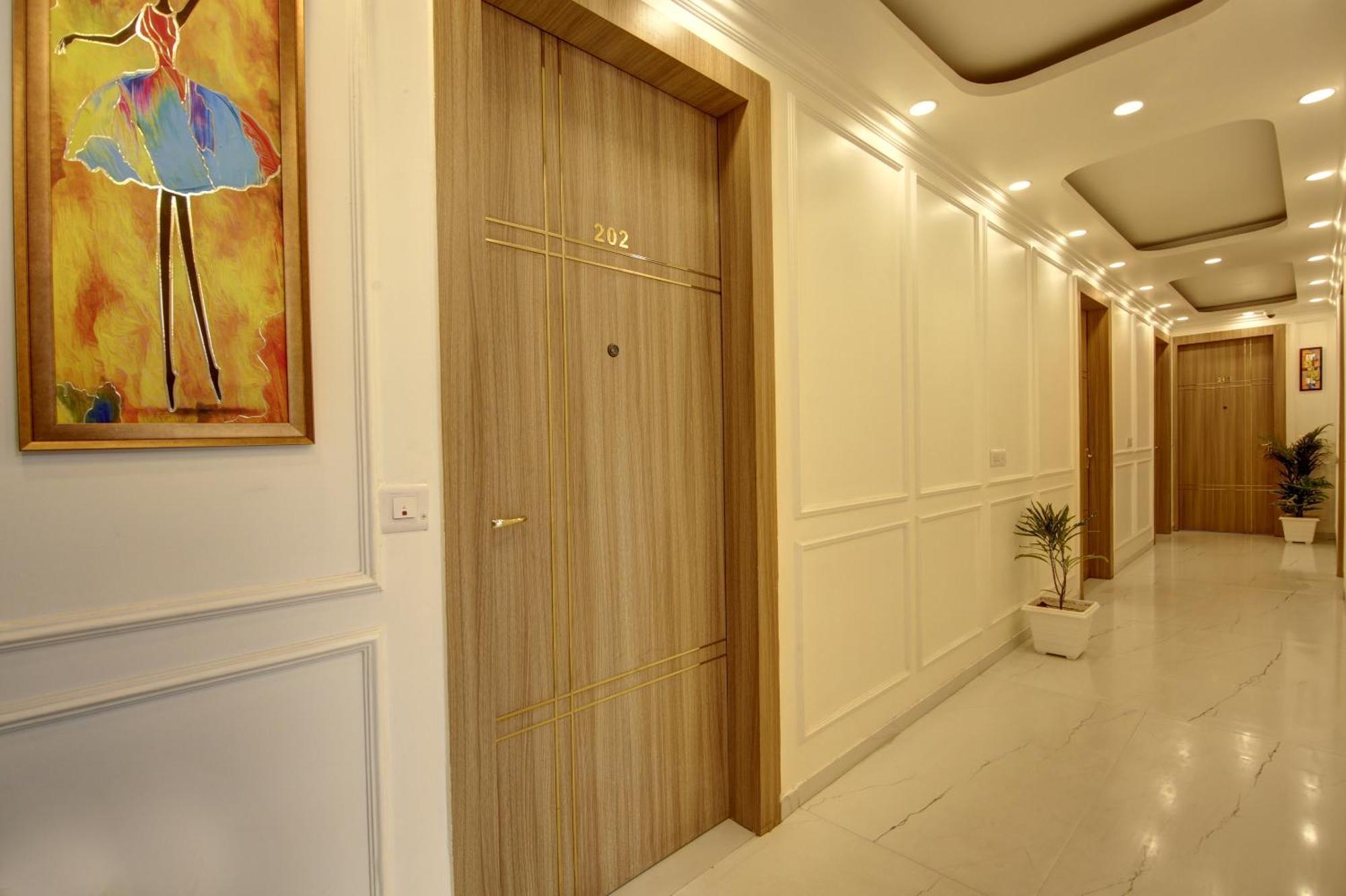 Anandam Club House Aparthotel Gurgaon Exteriör bild
